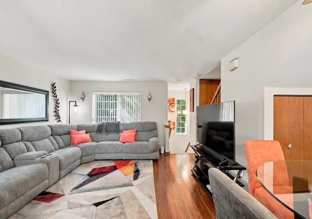 Photo 3 of Condo for sale at 280 W Treehouse Ln, Round Lake, IL 60073 | MLS# 12773838 | Listing updated on 2026-10-07