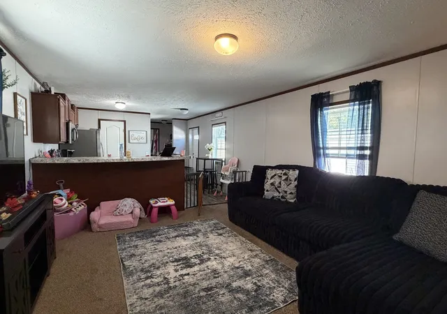 Photo 4 of Manufactured home for sale at 407 4th Street, Bloomington, IL 61704 | MLS# 12773843 | Listing updated on 2026-10-05