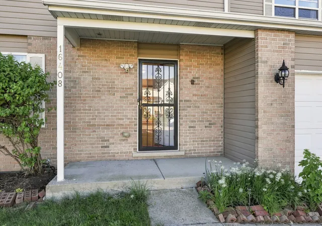 Photo 3 of Single family home for sale at 16408 Zausa Dr, Crest Hill, IL 60403 | MLS# 12773846 | Listing updated on 2026-10-06