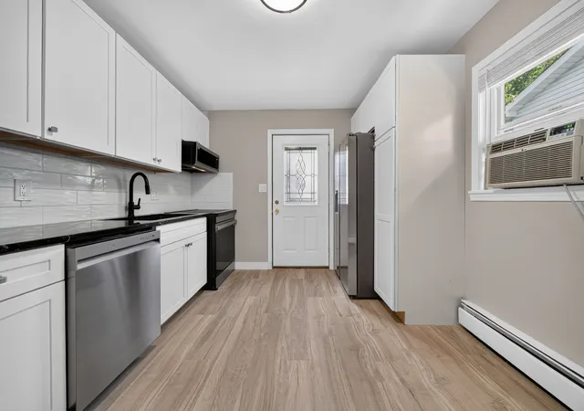 Listing Photo 4 - Condo for sale in building located at 1009 Highland Ave, Wauconda, IL 60084