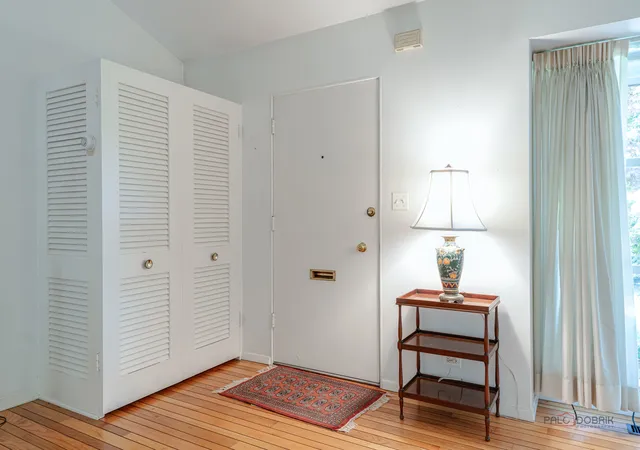 Photo 3 of Townhouse for sale at 303 Crestwood Village, Northfield, IL 60093 | MLS# 12773870 | Listing updated on 2026-10-07