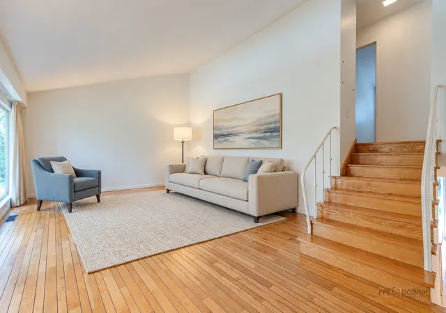 Photo 3 of Townhouse for sale at 303 Crestwood Village, Northfield, IL 60093 | MLS# 12773870 | Listing updated on 2026-10-07