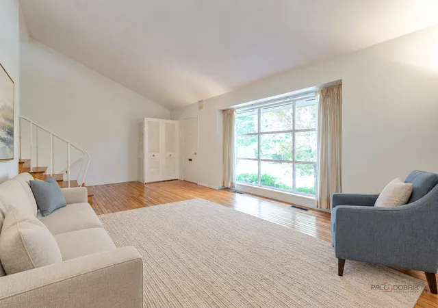Photo 4 of Townhouse for sale at 303 Crestwood Village, Northfield, IL 60093 | MLS# 12773870 | Listing updated on 2026-10-07