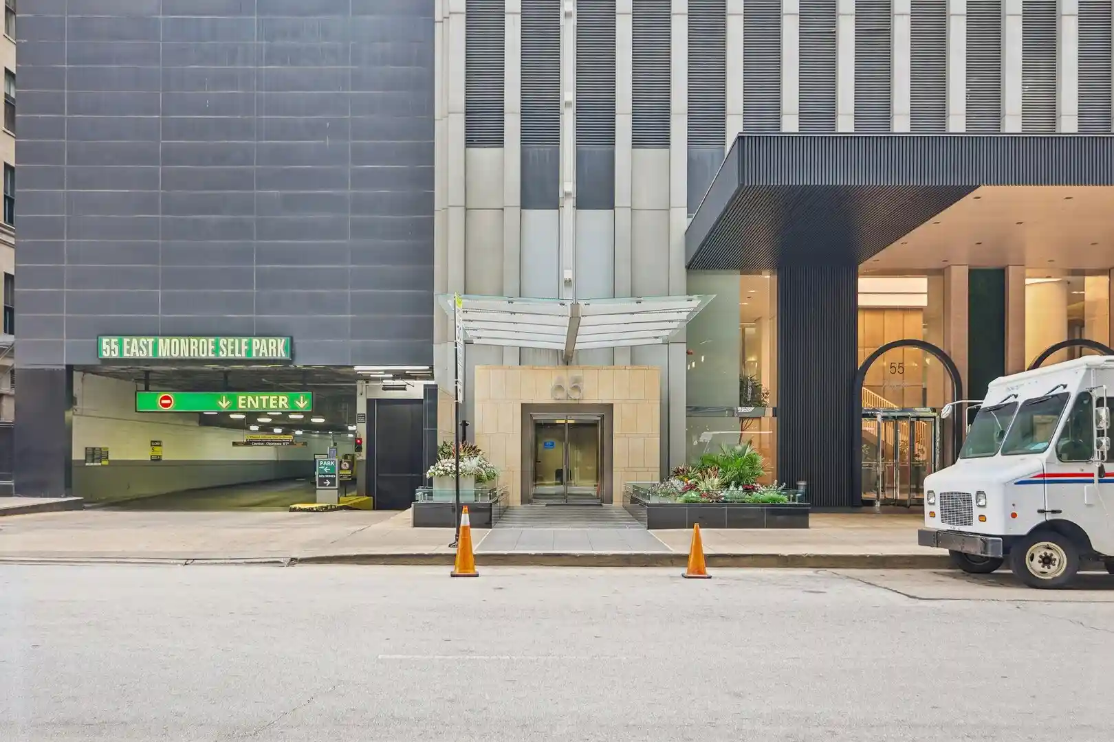 Listing Photo 1 - Condo for sale in 65 E Monroe St located at 65 E Monroe St, Chicago, IL 60603 - Unit #4407