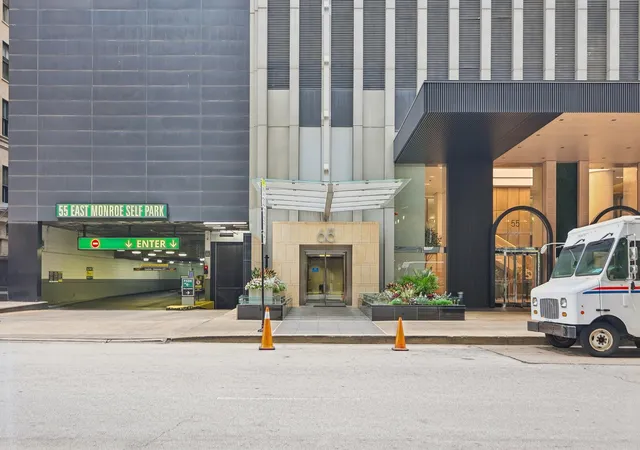 65 E Monroe St, 65 E Monroe St, Chicago, IL 60603