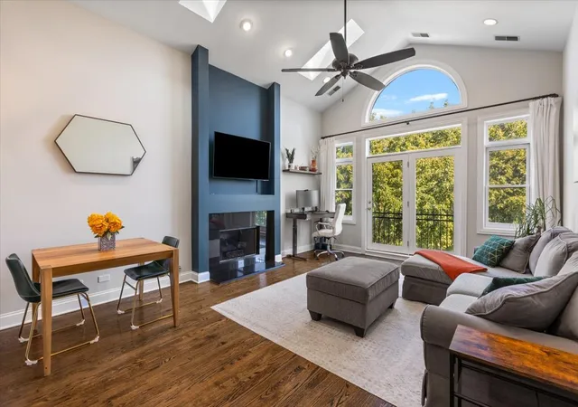 Photo 2 of Condo for sale at 4606 N Malden St #3N, Chicago, IL 60640 | MLS# 12773876 | Listing updated on 2026-10-08