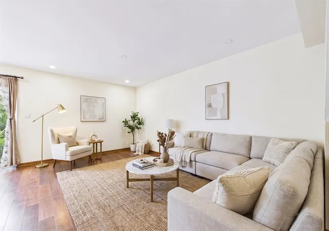 Photo 4 of Townhouse for sale at 8501 Linder Ct, Skokie, IL 60077 | MLS# 12773897 | Listing updated on 2026-10-07