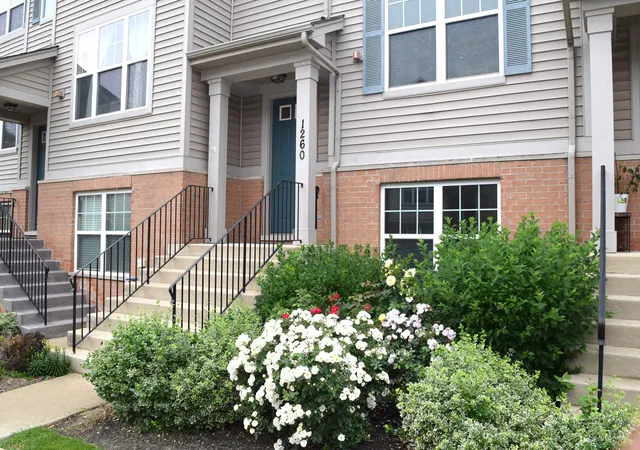 Photo 1 of Townhouse for sale at 1260 Evergreen Ave, Des Plaines, IL 60016 | MLS# 12773903 | Listing updated on 2026-10-06