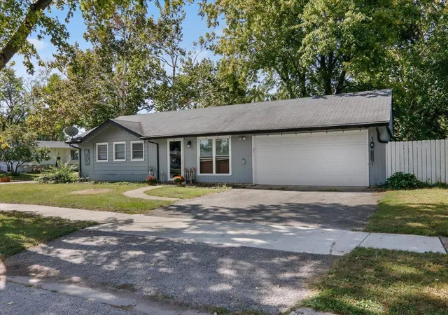 Photo 2 of Single family home for sale at 1402 Mount Vernon Dr, Bloomington, IL 61704 | MLS# 12773905 | Listing updated on 2026-10-07