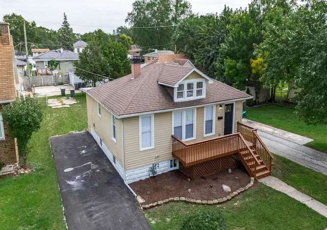Photo 3 of Single family home for sale at 17825 Chicago Ave, Lansing, IL 60438 | MLS# 12773911 | Listing updated on 2026-10-01