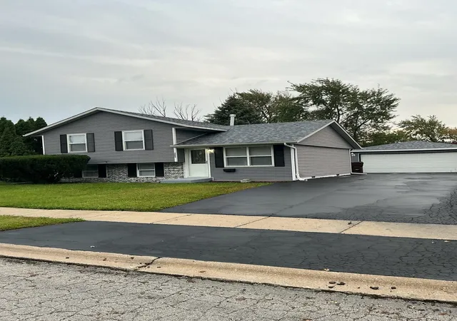 Single family home for sale at 4603 S Churchill Dr, Richton Park, IL 60471 | MLS# 12773926