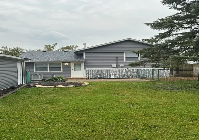 Photo 3 of Single family home for sale at 4603 S Churchill Dr, Richton Park, IL 60471 | MLS# 12773926 | Listing updated on 2026-10-05