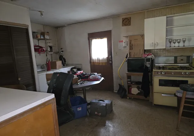Photo 3 of Sale Pending at 1313 S Mattis Ave, Champaign, IL 61821 | MLS# 12773934 | Listing updated on 2026-10-03