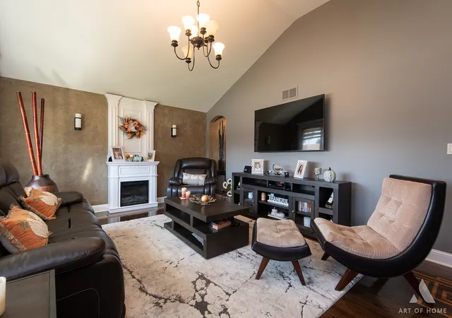 Photo 3 of Single family home for sale at 5858 W 82nd Street, Burbank, IL 60459 | MLS# 12773944 | Listing updated on 2026-10-06