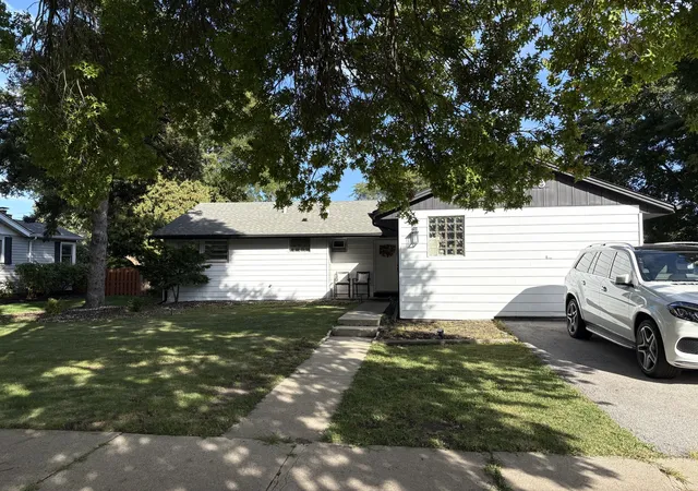 Photo 2 of Single family home for sale at 10159 S Kolin Ave, Oak Lawn, IL 60453 | MLS# 12773946 | Listing updated on 2026-10-06