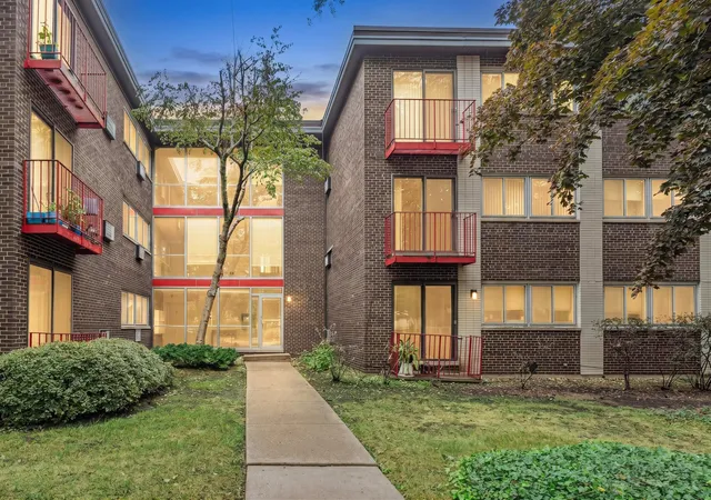 Photo 1 of Condo for sale at 8500 Skokie Blvd #1D, Skokie, IL 60077 | MLS# 12773951 | Listing updated on 2026-10-07