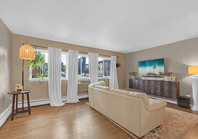 Photo 2 of Condo for sale at 8500 Skokie Blvd #1D, Skokie, IL 60077 | MLS# 12773951 | Listing updated on 2026-10-07