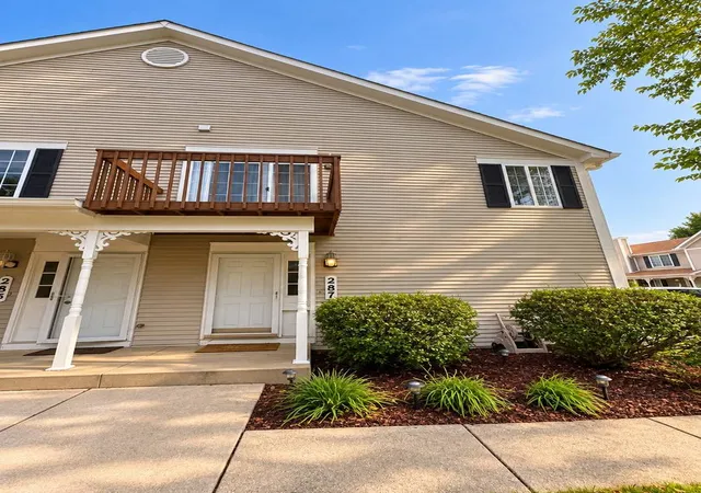 Photo 1 of Condo for sale at 287 Sandhurst Ln #D, South Elgin, IL 60177 | MLS# 12773957 | Listing updated on 2026-10-06