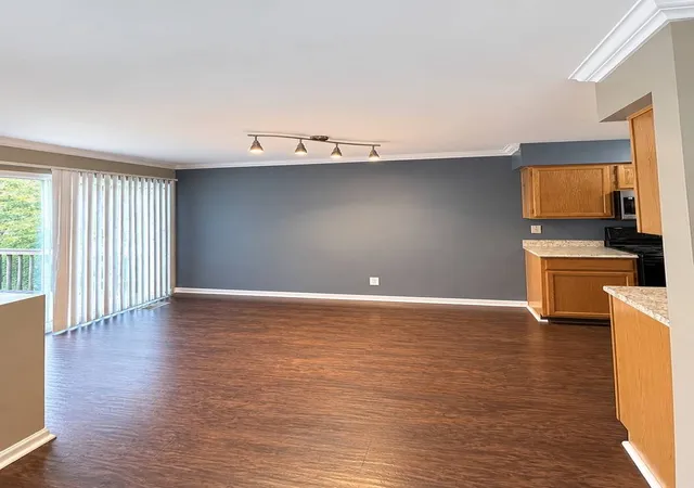Photo 3 of Condo for sale at 287 Sandhurst Ln #D, South Elgin, IL 60177 | MLS# 12773957 | Listing updated on 2026-10-06