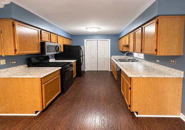 Listing Photo 4 - Condo for sale in building located at 287 Sandhurst Ln, South Elgin, IL 60177 - Unit #D