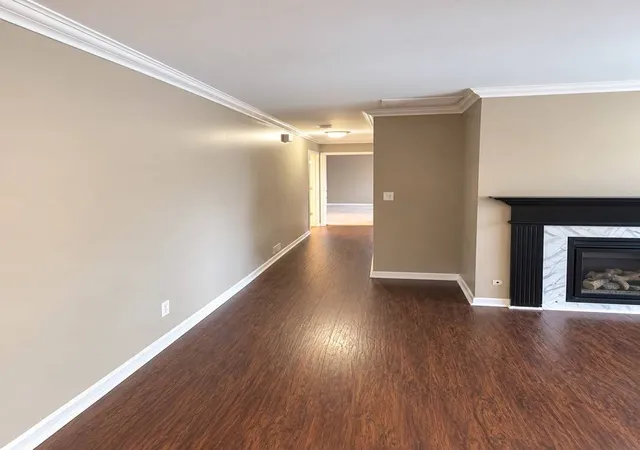Listing Photo 5 - Condo for sale in building located at 287 Sandhurst Ln, South Elgin, IL 60177 - Unit #D