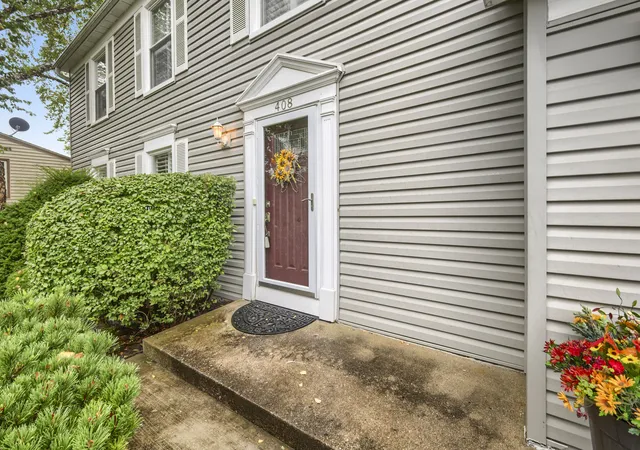 Photo 2 of Single family home for sale at 408 Creighton Ln, Schaumburg, IL 60193 | MLS# 12773971 | Listing updated on 2026-10-07