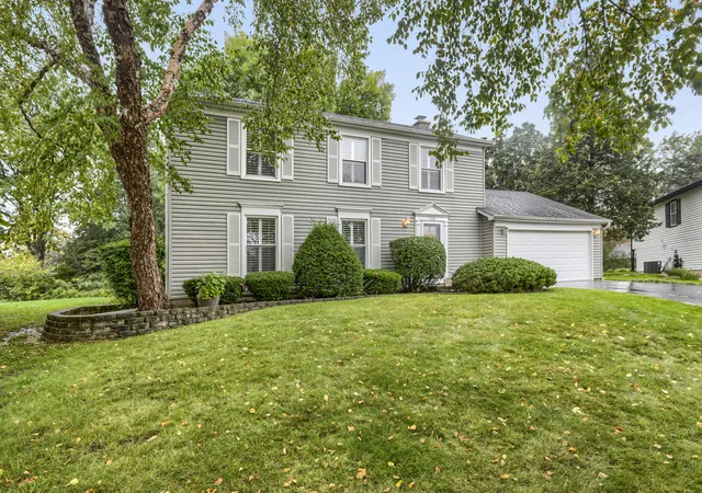 Photo 3 of Single family home for sale at 408 Creighton Ln, Schaumburg, IL 60193 | MLS# 12773971 | Listing updated on 2026-10-07