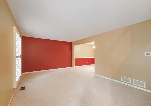 Photo 4 of Single family home for sale at 408 Creighton Ln, Schaumburg, IL 60193 | MLS# 12773971 | Listing updated on 2026-10-07