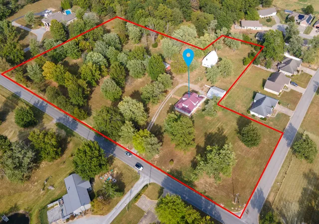 Photo 3 of Single family home for sale at 2001 N State St, Marion, IL 62959 | MLS# 12773987 | Listing updated on 2026-10-02