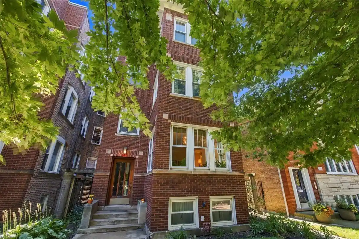 Listing Photo 1 - Condo for sale in 1625 W Rascher Ave located at 1625 W Rascher Ave, Chicago, IL 60640 - Unit 1625 W Rascher Ave