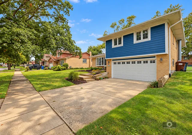 Photo 1 of Single family home for sale at 15224 Walnut Rd, Oak Forest, IL 60452 | MLS# 12774006 | Listing updated on 2026-10-22