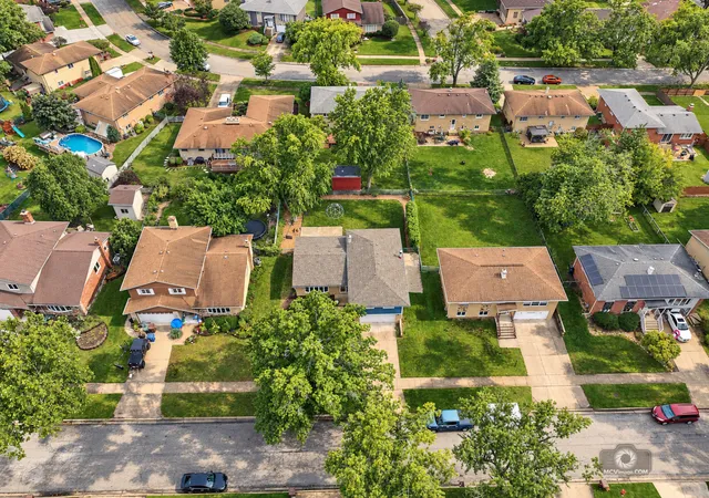 Photo 2 of Single family home for sale at 15224 Walnut Rd, Oak Forest, IL 60452 | MLS# 12774006 | Listing updated on 2026-10-22