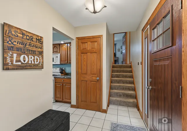 Photo 4 of Single family home for sale at 15224 Walnut Rd, Oak Forest, IL 60452 | MLS# 12774006 | Listing updated on 2026-10-22