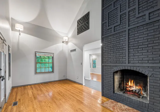 Photo 4 of Single family home for sale at 15 Winding Branch Rd, Hawthorn Woods, IL 60047 | MLS# 12774007 | Listing updated on 2026-10-07