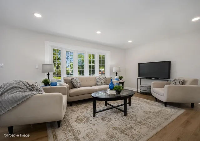 Photo 3 of Single family home for sale at 5344 S Ashland Ave, Countryside, IL 60525 | MLS# 12774010 | Listing updated on 2026-10-03