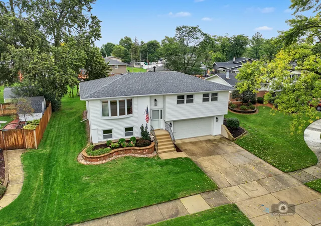 Photo 3 of Single family home for sale at 5909 El Morro Ct, Oak Forest, IL 60452 | MLS# 12774013 | Listing updated on 2026-10-07