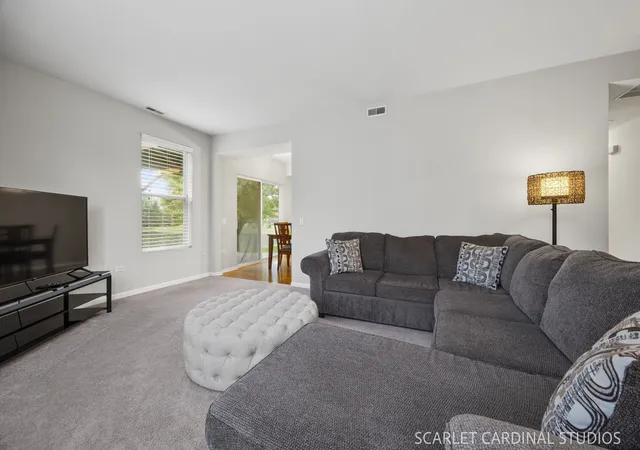 Listing Photo 5 - Condo for sale in building located at 1109 Bromley Ct, Aurora, IL 60502 - Unit #1109