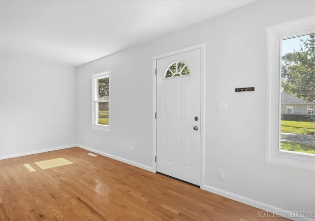 Photo 2 of Single family home for sale at 106 Ridge Ln, Geneva, IL 60134 | MLS# 12774026 | Listing updated on 2026-10-07