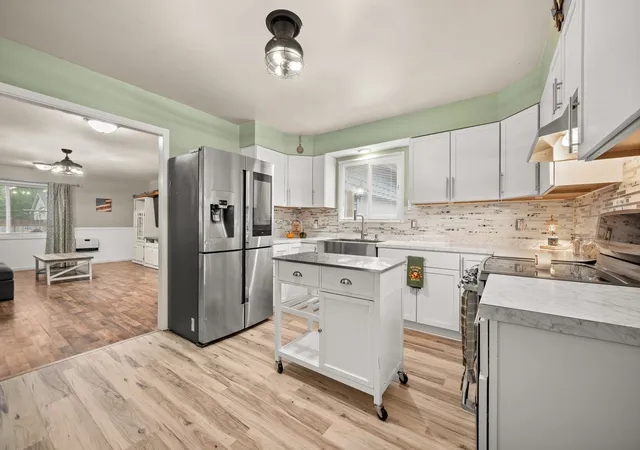 Photo 2 of Single family home for sale at 1323 Vienna Blvd, De Kalb, IL 60115 | MLS# 12774027 | Listing updated on 2026-10-04