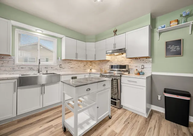 Photo 3 of Single family home for sale at 1323 Vienna Blvd, De Kalb, IL 60115 | MLS# 12774027 | Listing updated on 2026-10-04