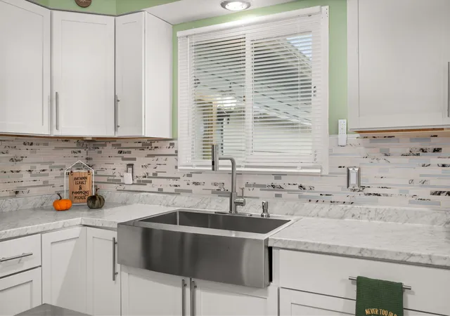 Photo 4 of Single family home for sale at 1323 Vienna Blvd, De Kalb, IL 60115 | MLS# 12774027 | Listing updated on 2026-10-04