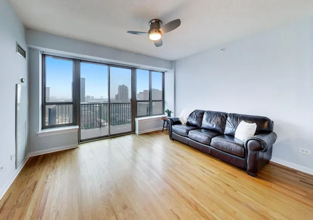 Photo 2 of Condo for sale at 1717 S Prairie Ave #1907, Chicago, IL 60616 | MLS# 12774030 | Listing updated on 2026-10-07