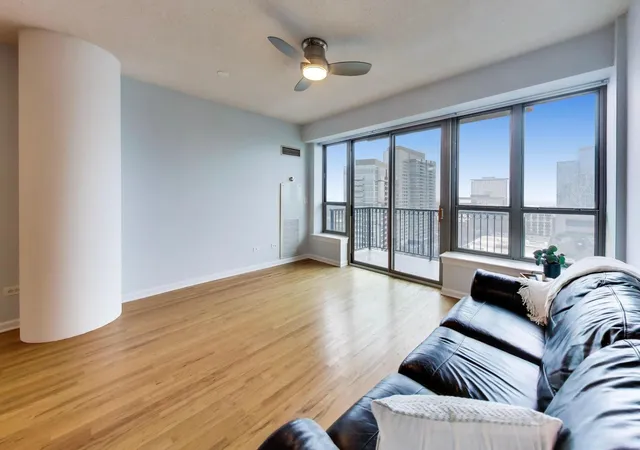 Photo 4 of Condo for sale at 1717 S Prairie Ave #1907, Chicago, IL 60616 | MLS# 12774030 | Listing updated on 2026-10-07