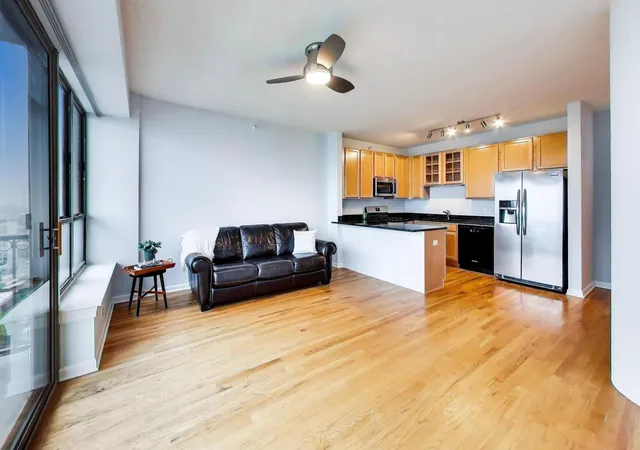 Photo 3 of Condo for sale at 1717 S Prairie Ave #1907, Chicago, IL 60616 | MLS# 12774030 | Listing updated on 2026-10-07