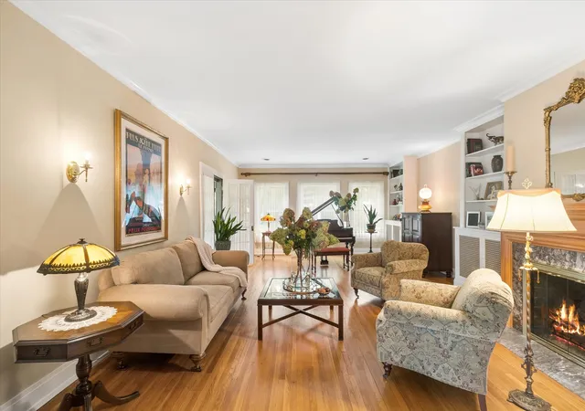 Photo 4 of Single family home for sale at 310 N Delaplaine Rd, Riverside, IL 60546 | MLS# 12774031 | Listing updated on 2026-10-07