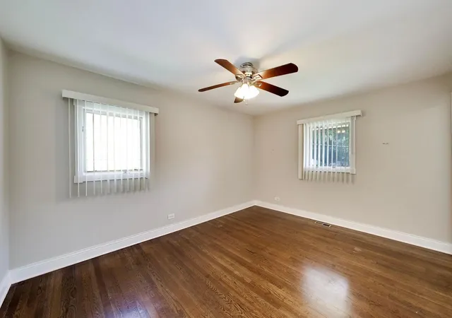 Photo 3 of Single family home for sale at 655 Thornwood Dr, Buffalo Grove, IL 60089 | MLS# 12774033 | Listing updated on 2026-10-07