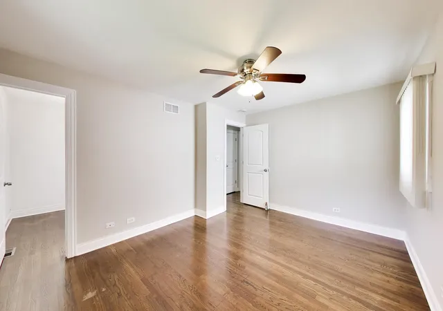 Photo 4 of Single family home for sale at 655 Thornwood Dr, Buffalo Grove, IL 60089 | MLS# 12774033 | Listing updated on 2026-10-07