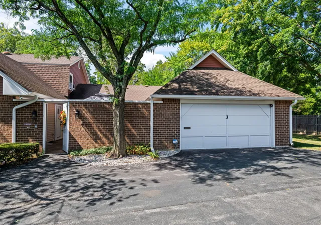 Photo 1 of Townhouse for sale at 3 Chelsea On Auburn, Rolling Meadows, IL 60008 | MLS# 12774035 | Listing updated on 2026-10-07