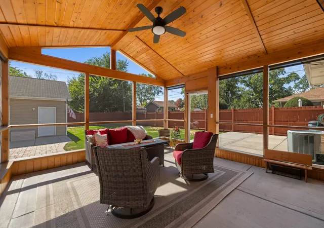 Photo 3 of Single family home for sale at 6901 W 115th Place, Worth, IL 60482 | MLS# 12774041 | Listing updated on 2026-10-04