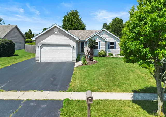 Single family home for sale at 911 Cottonwood Dr, Elwood, IL 60421 | MLS# 12774044